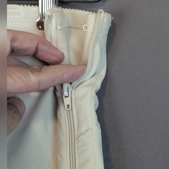 Body After Baby CD1 Size 3 Like New Support Shapewear Missing Straps - Picture 6 of 11